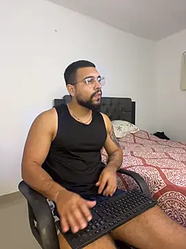 Snapshot of vincentjaxon chatting on November 6, 2025, 10:38 am vincentjaxon online show from November 6, 2025, 10:38 am