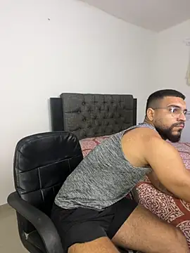 Snapshot of vincentjaxon chatting on November 14, 2025, 10:25 am vincentjaxon online show from November 14, 2025, 10:25 am