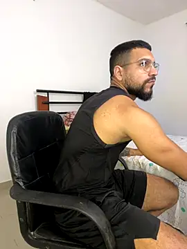 Snapshot of vincentjaxon chatting on November 18, 2025, 11:58 am vincentjaxon online show from November 18, 2025, 11:58 am