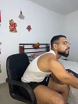 Snapshot of vincentjaxon chatting on December 3, 2025, 5:55 pm vincentjaxon online show from December 3, 2025, 5:55 pm