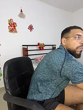 Snapshot of vincentjaxon chatting on December 4, 2025, 6:38 pm vincentjaxon online show from December 4, 2025, 6:38 pm