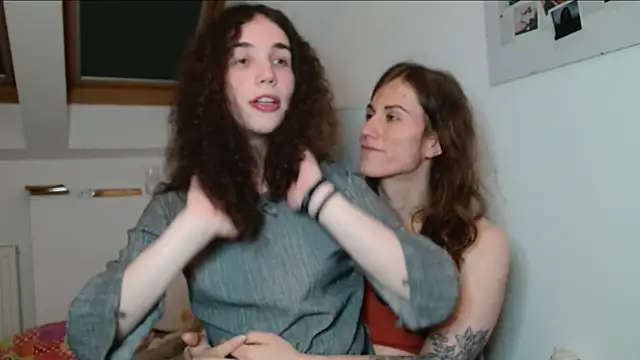 Snapshot of tsbubbles760 chatting on October 16, 2025, 8:32 pm tsbubbles760 online show from October 16, 2025, 8:32 pm