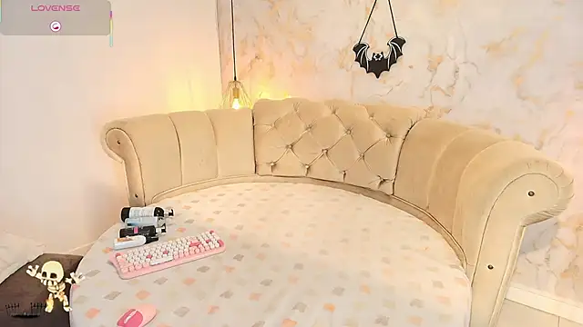 nathaliamiller online show from October 31, 2025, 4:19 pm