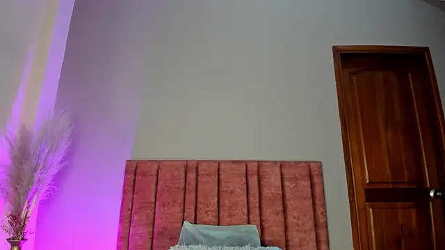 LunaAspen  online show from October 31, 2025, 5:58 pm