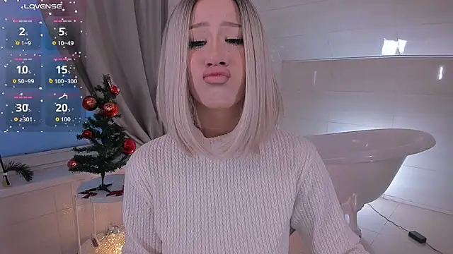 Necucub online show from December 17, 2025, 2:39 am