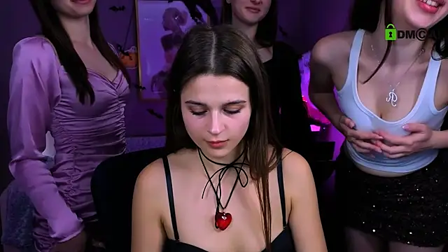 nekky mouse online show from October 31, 2025, 8:32 pm