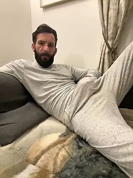 Snapshot of Michel_huge chatting on October 29, 2025, 6:04 am Michel huge online show from October 29, 2025, 6:04 am