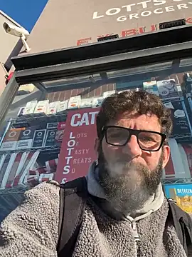 Snapshot of Michel_huge chatting on November 25, 2025, 1:11 pm Michel huge online show from November 25, 2025, 1:11 pm