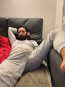 Snapshot of Michel_huge chatting on November 28, 2025, 8:33 pm Michel huge online show from November 28, 2025, 8:33 pm