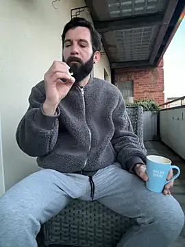 Snapshot of Michel_huge chatting on December 2, 2025, 8:08 am Michel huge online show from December 2, 2025, 8:08 am