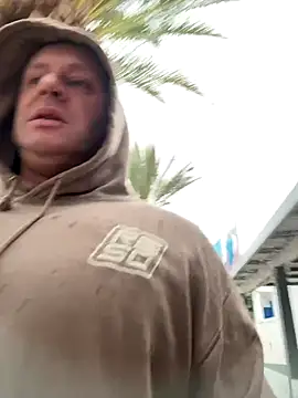 Snapshot of backdoorgalore4you chatting on December 14, 2025, 9:58 am backdoorgalore4you online show from December 14, 2025, 9:58 am