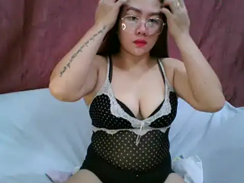 Snapshot of WildPussy4uxx chatting on October 4, 2025, 5:11 pm WildPussy4uxx online show from October 4, 2025, 5:11 pm