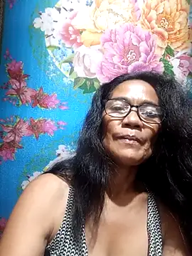 Snapshot of ImYourWoman_55 chatting on October 6, 2025, 6:05 pm ImYourWoman 55 online show from October 6, 2025, 6:05 pm