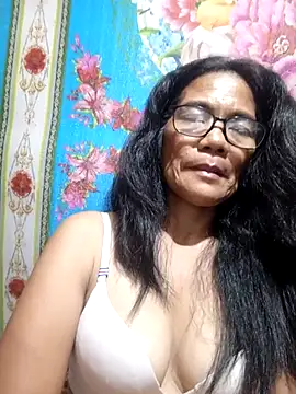 Snapshot of ImYourWoman_55 chatting on October 9, 2025, 7:01 pm ImYourWoman 55 online show from October 9, 2025, 7:01 pm