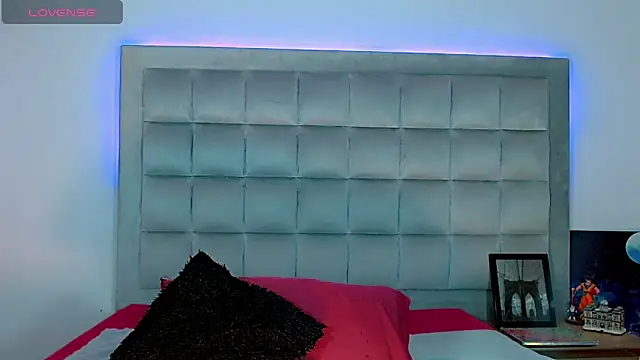 AmazingMistressNathy online show from November 7, 2025, 5:07 am