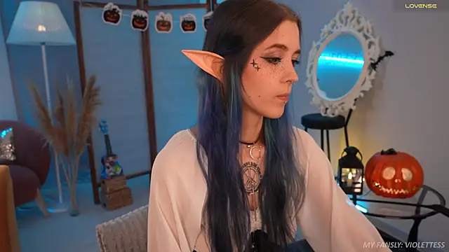 violetesa online show from October 30, 2025, 11:55 am