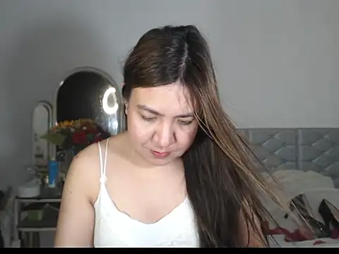 Snapshot of stellahugeX chatting on November 28, 2025, 8:44 pm stellahugeX online show from November 28, 2025, 8:44 pm