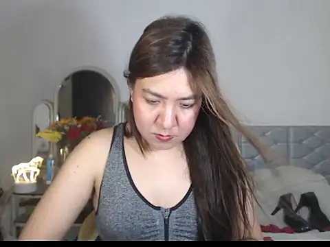 Snapshot of stellahugeX chatting on November 30, 2025, 9:13 am stellahugeX online show from November 30, 2025, 9:13 am