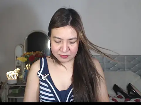 Snapshot of stellahugeX chatting on December 5, 2025, 8:45 am stellahugeX online show from December 5, 2025, 8:45 am