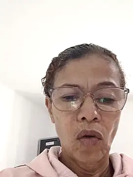 Merybeks online show from November 2, 2025, 10:39 am