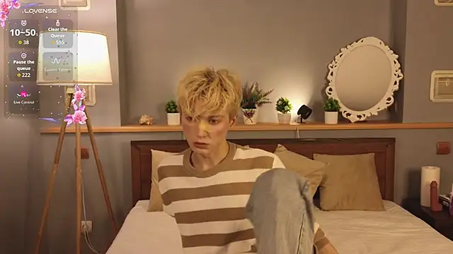 fiachand online show from September 11, 2025, 10:43 pm