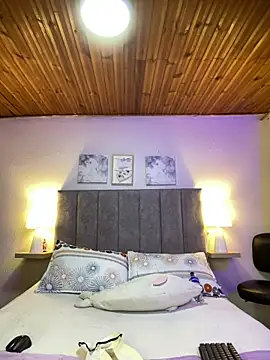 juliana-mancini online show from October 24, 2025, 5:09 pm