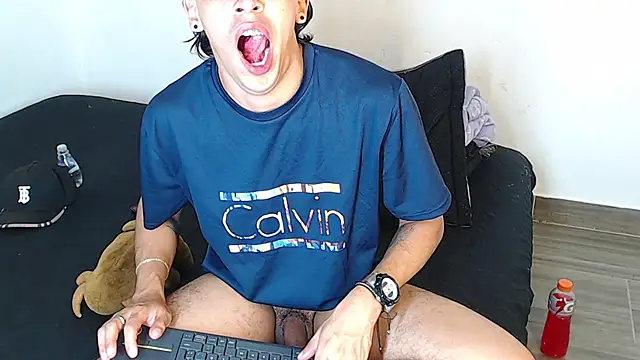 Snapshot of Robisson_zack chatting on September 29, 2025, 8:19 am Robisson zack online show from September 29, 2025, 8:19 am