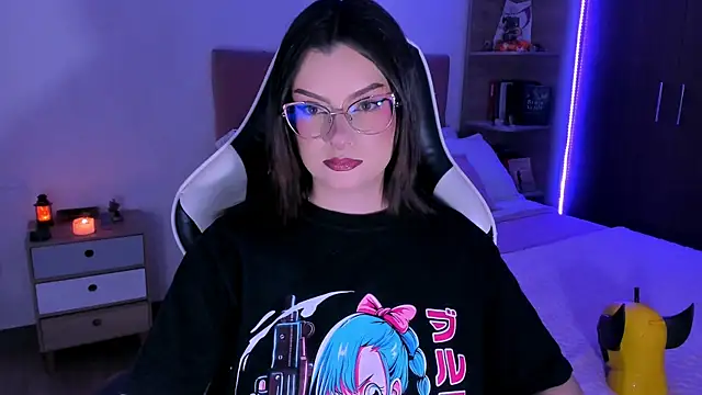 OphelianaRose33 online show from November 8, 2025, 9:57 pm