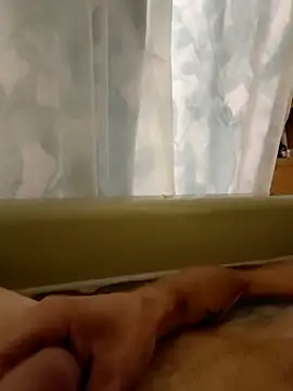 Hungwell1515 online show from October 26, 2025, 9:48 am