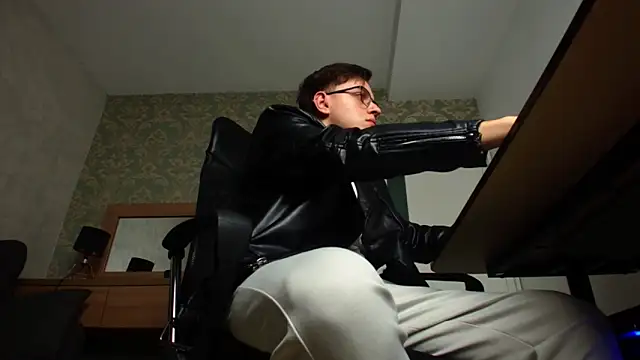 FelixStarkk online show from October 26, 2025, 5:02 am