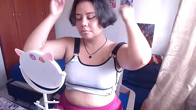 Snapshot of saenz_eymi chatting on October 3, 2025, 8:28 pm saenz eymi online show from October 3, 2025, 8:28 pm