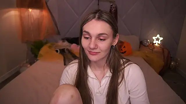 DiamondGoldie online show from November 1, 2025, 7:54 am