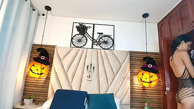 Cinthiabaker online show from October 28, 2025, 11:25 am