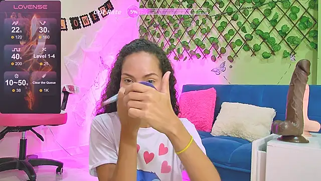 Snapshot of Karen_Ariass chatting on October 22, 2025, 1:55 pm Karen Ariass online show from October 22, 2025, 1:55 pm