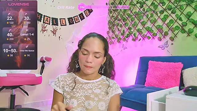 Snapshot of Karen_Ariass chatting on October 28, 2025, 1:36 pm Karen Ariass online show from October 28, 2025, 1:36 pm