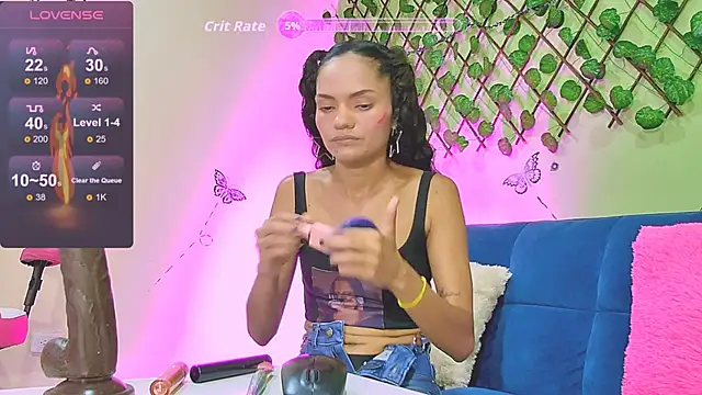 Snapshot of Karen_Ariass chatting on November 12, 2025, 2:06 pm Karen Ariass online show from November 12, 2025, 2:06 pm