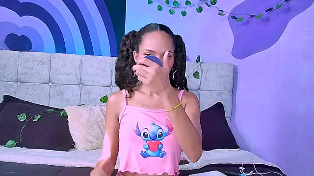 Snapshot of Karen_Ariass chatting on November 21, 2025, 1:43 pm Karen Ariass online show from November 21, 2025, 1:43 pm