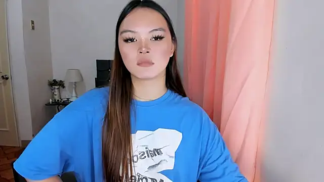 Snapshot of ameliamaureen chatting on November 17, 2025, 3:34 am ameliamaureen online show from November 17, 2025, 3:34 am