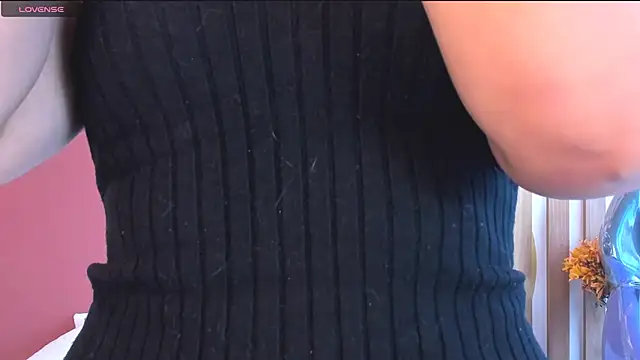 Snapshot of SashaGreyy_ chatting on November 18, 2025, 9:30 pm SashaGreyy online show from November 18, 2025, 9:30 pm