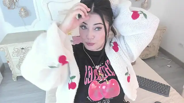 Snapshot of MeganStar__ chatting on November 12, 2025, 12:16 pm MeganStar online show from November 12, 2025, 12:16 pm