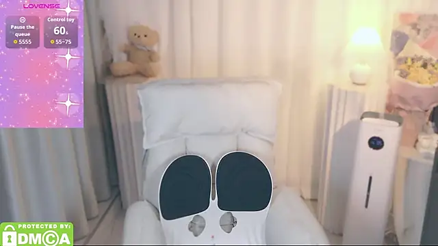 Snapshot of Seven-76 chatting on December 5, 2025, 4:03 pm Seven-76 online show from December 5, 2025, 4:03 pm