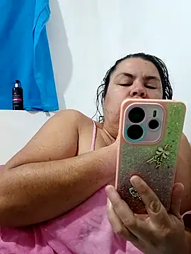 yaneth  online show from October 18, 2025, 10:27 am