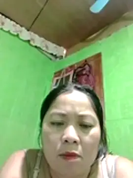 hottestmommm12345 online show from October 30, 2025, 3:08 am