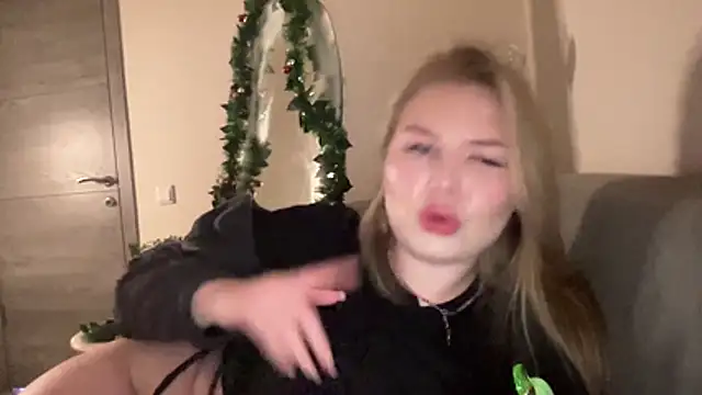 Its charliie online show from December 22, 2025, 11:57 pm