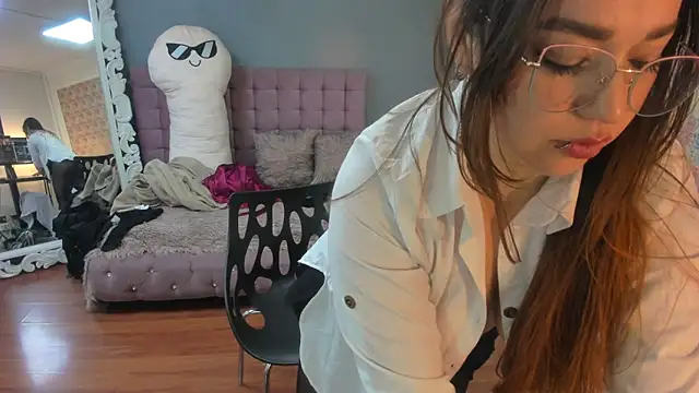 Snapshot of Tammy_parker_ chatting on November 24, 2025, 4:29 pm Tammy parker online show from November 24, 2025, 4:29 pm