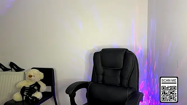 Snapshot of Ruthless_111 chatting on October 28, 2025, 7:27 pm Ruthless 111 online show from October 28, 2025, 7:27 pm