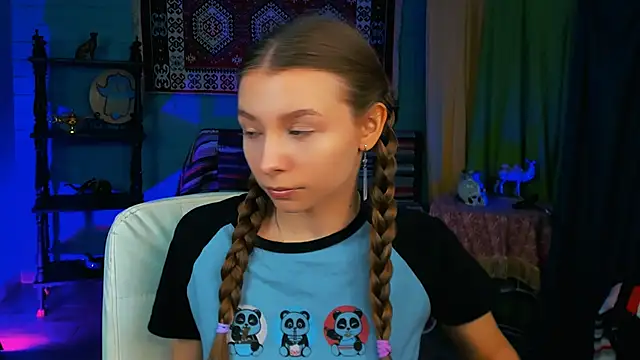 JulieDaniel online show from September 15, 2025, 4:12 am