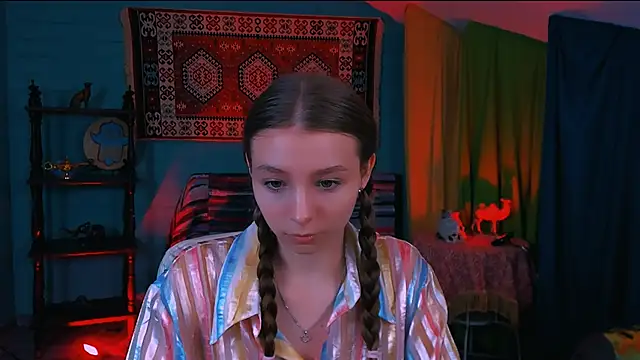 JulieDaniel online show from September 23, 2025, 4:15 am