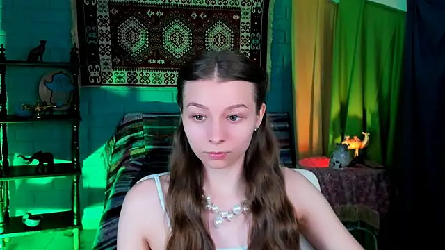 JulieDaniel online show from November 13, 2025, 8:24 am