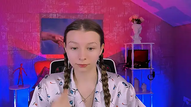 JulieDaniel online show from November 24, 2025, 8:25 am